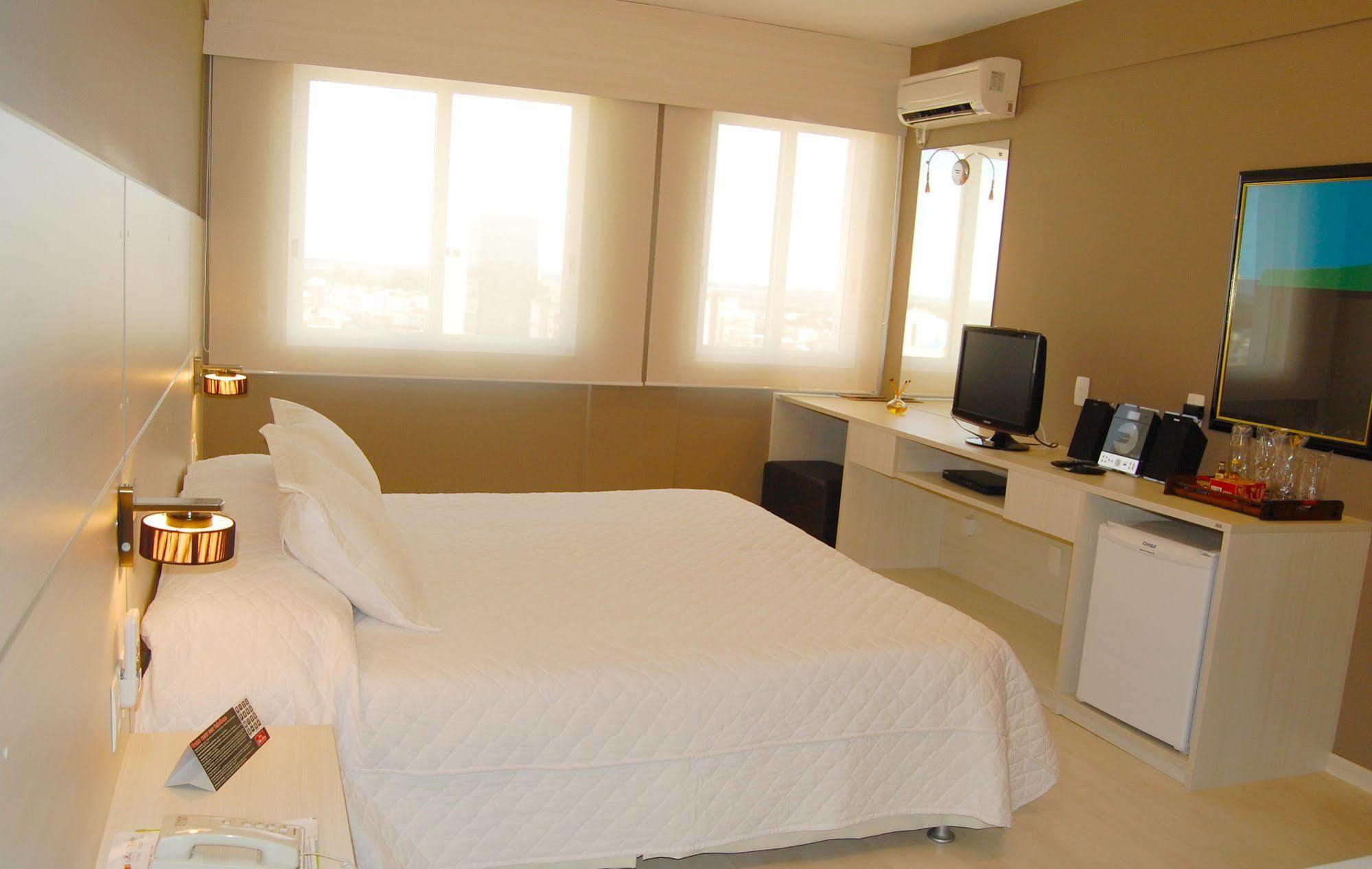 Hotel Manta Pelotas Exterior photo